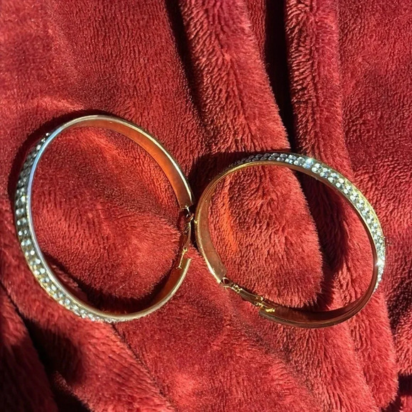 Vintage 18  carat Seoul Stones gold tone large bling hoops earrings - Picture 6 of 15